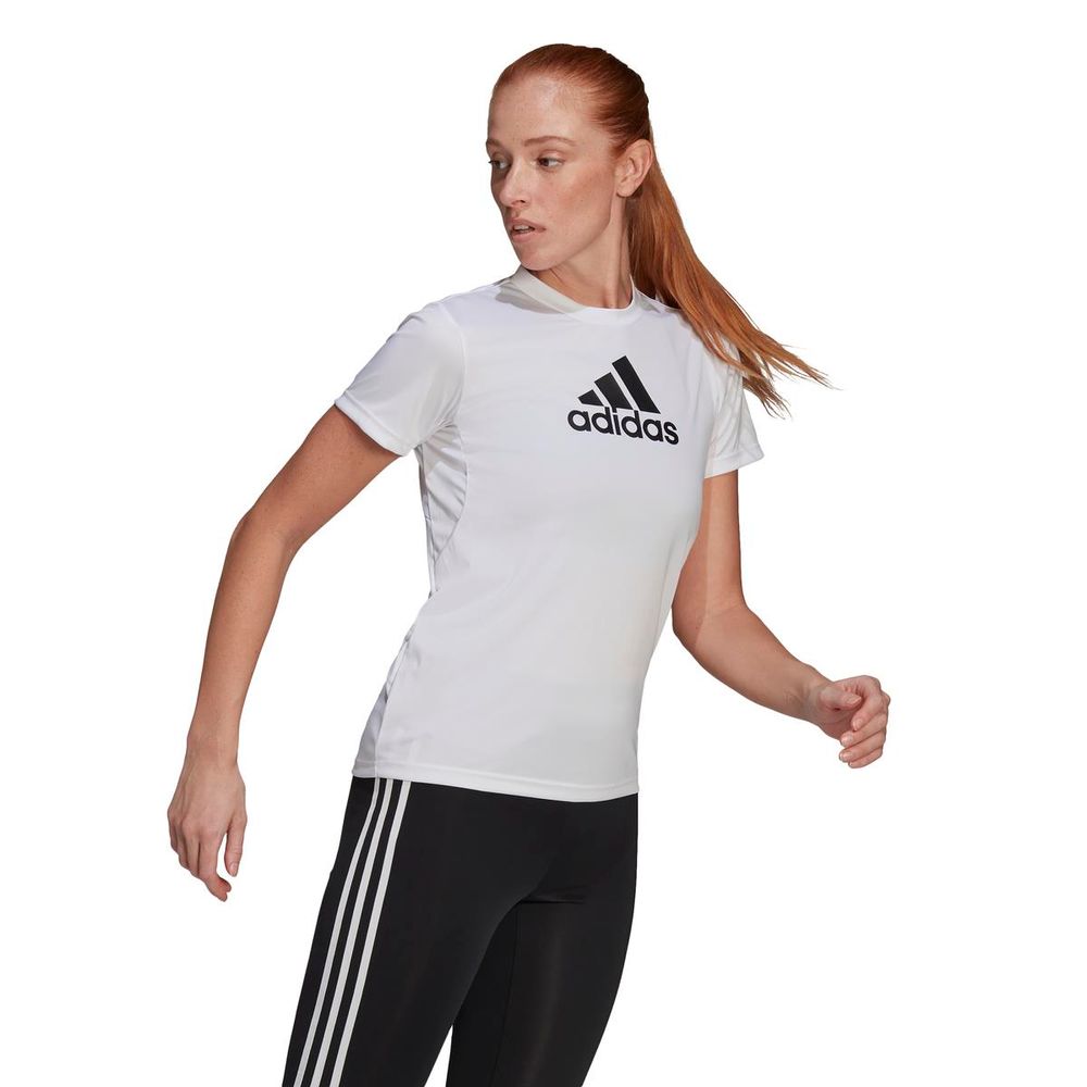 Camiseta-Adidas-Essentials-Logo-Feminina