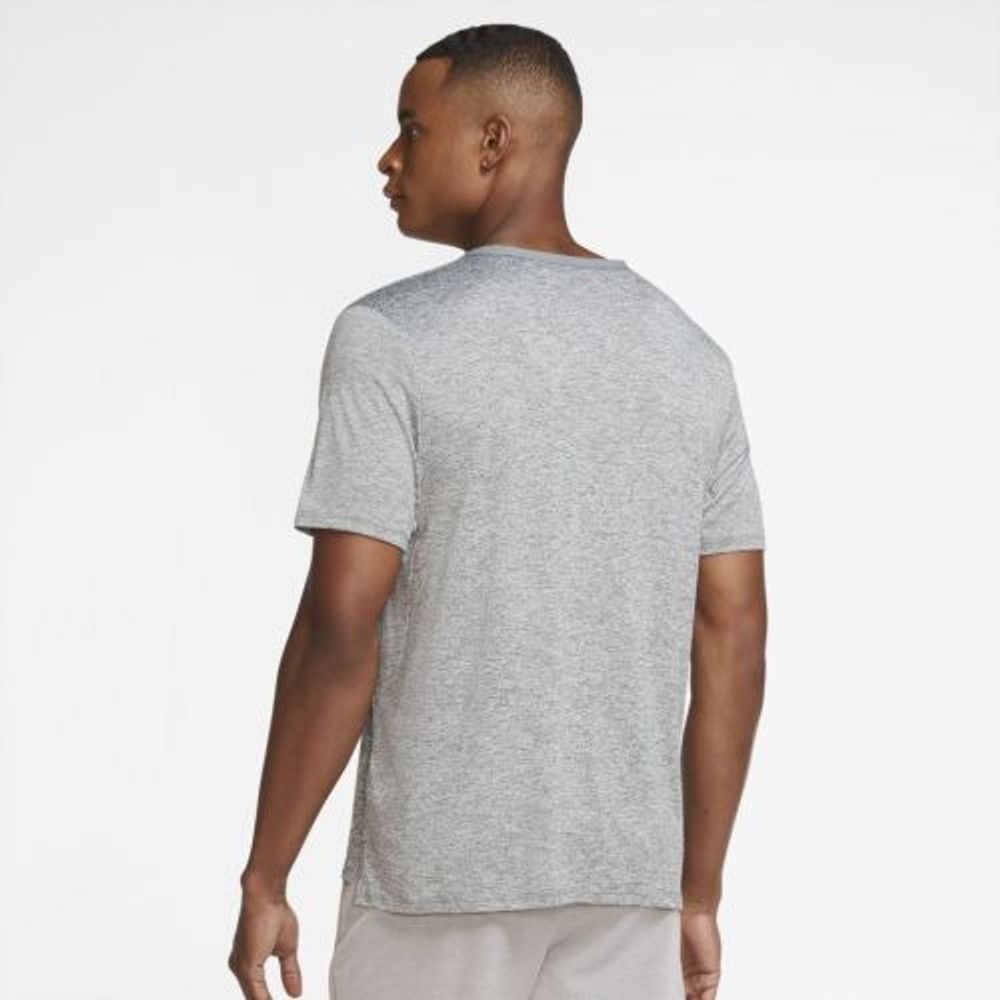 Camiseta-Nike-Dri-FIT-Rise-365-Masculina