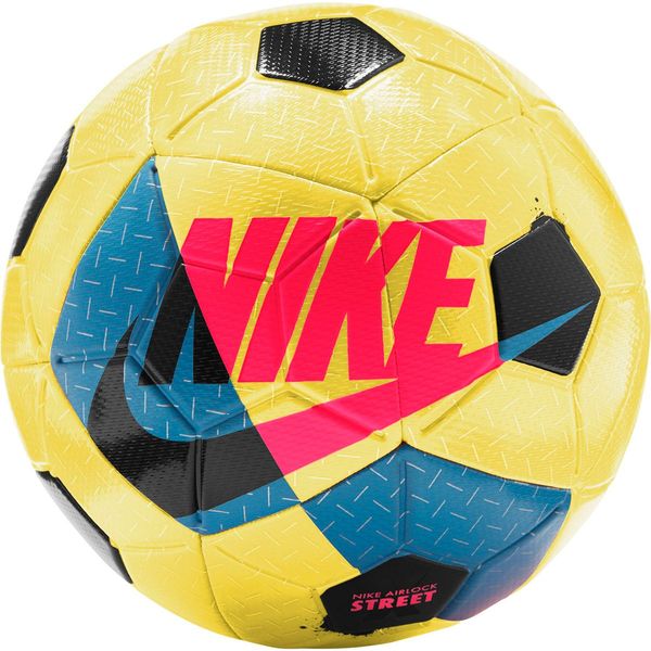 Bola-Nike-Airlock-Street-Campo-