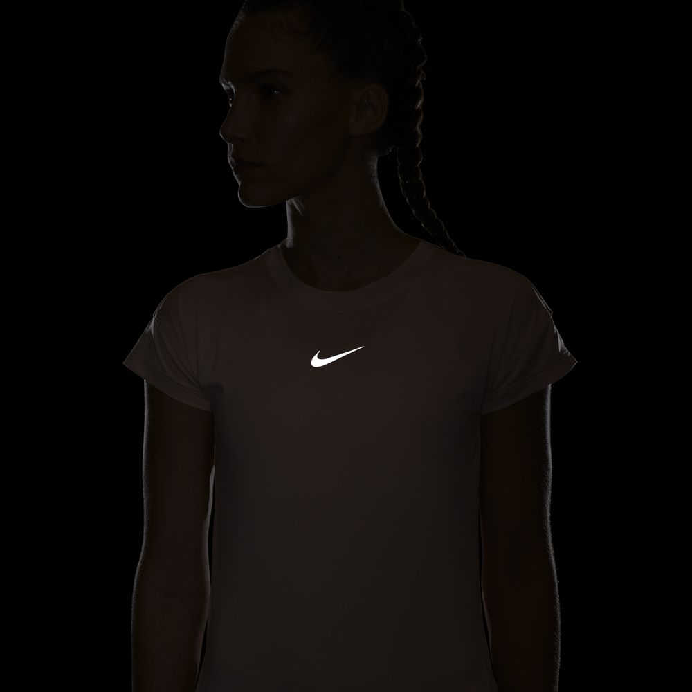 Camiseta-Nike-Dri-FIT-Run-Division-Feminina