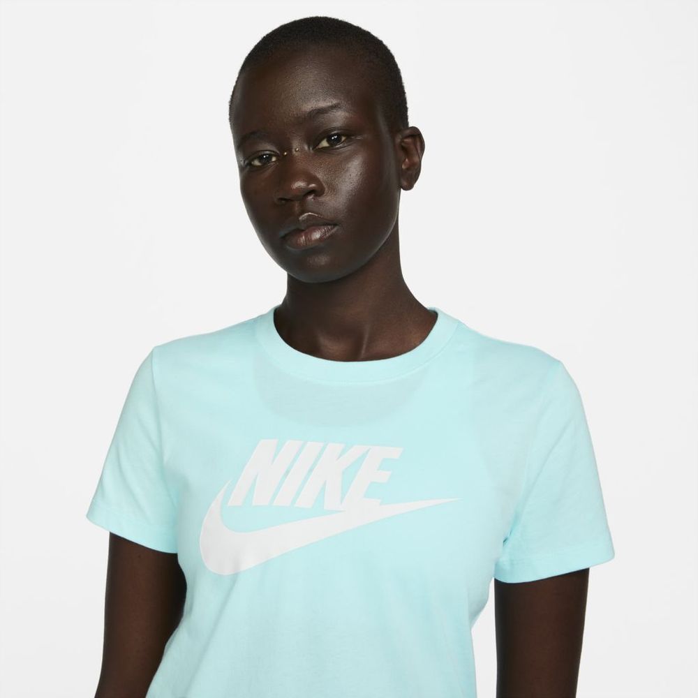 Camiseta-Nike-Sportswear-Essential-Feminina