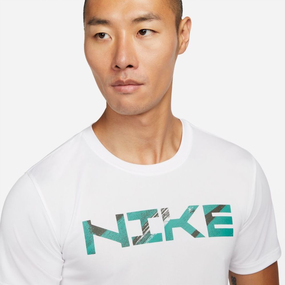 Camiseta-Nike-Dri-FIT-Sport-Clash-Masculina