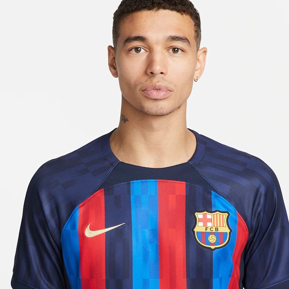 Camisa-Nike-Barcelona-I-2022.23-Torcedor-Masculina