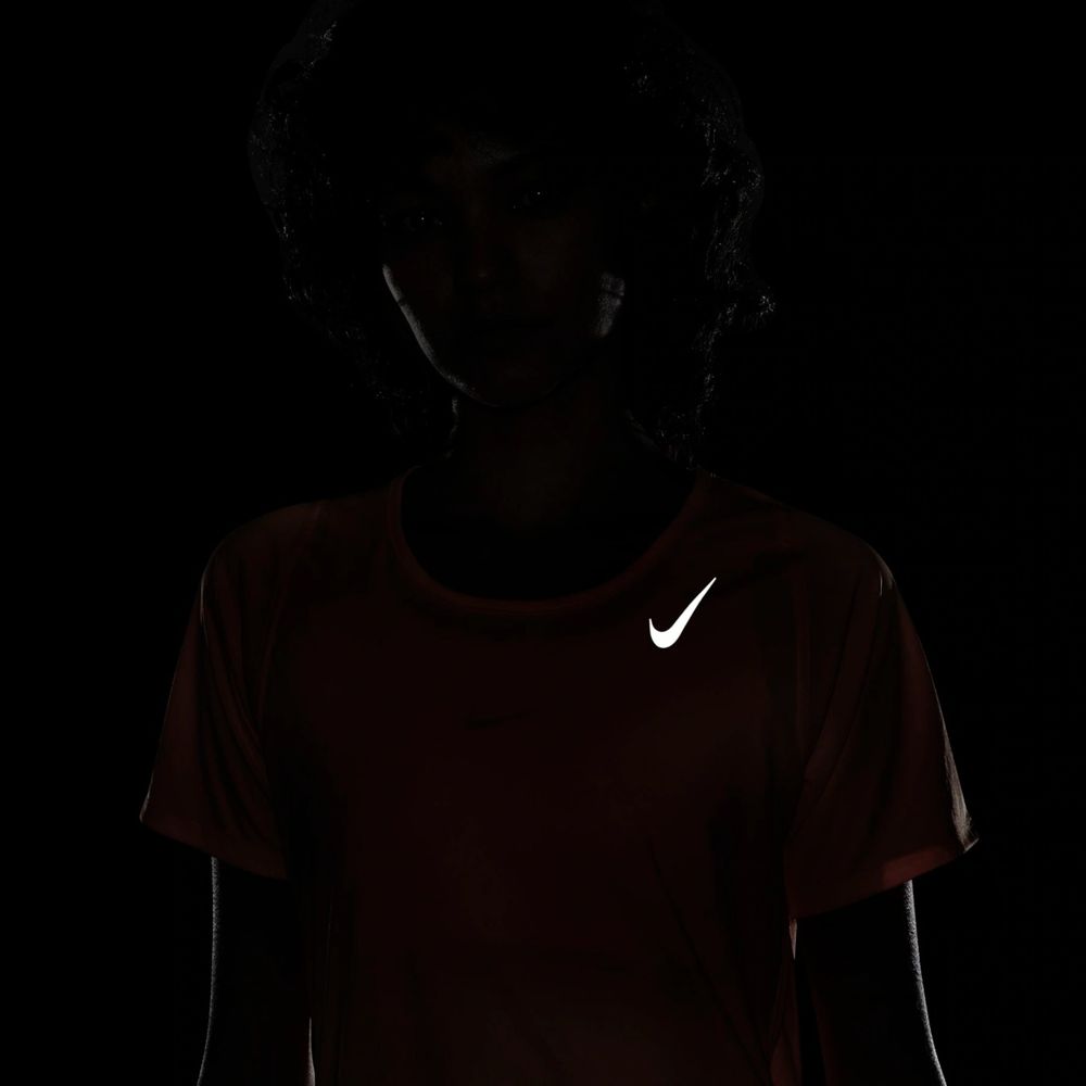 Camiseta-Nike-Dri-FIT-Race-Feminina