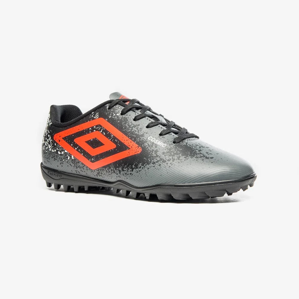 Chuteira-Umbro-Cosmic-Society
