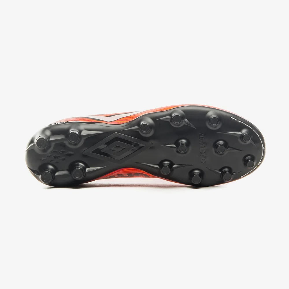 Chuteira-Umbro-Frame-Campo