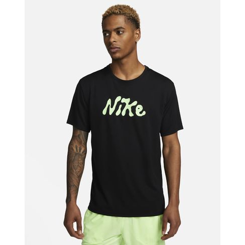Camiseta-Nike-Dri-FIT-UV-Miler-Studio-72-Masculina- Camiseta-Nike-Dri-FIT-UV-Miler-Studio-72-Masculina-