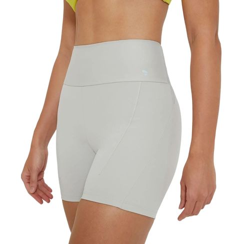 Bermuda-Alto-Giro-com-Bolso-Recorte Bermuda-Alto-Giro-com-Bolso-Recorte