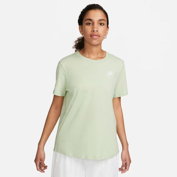 Camiseta Nike Sportswear Club Essentials