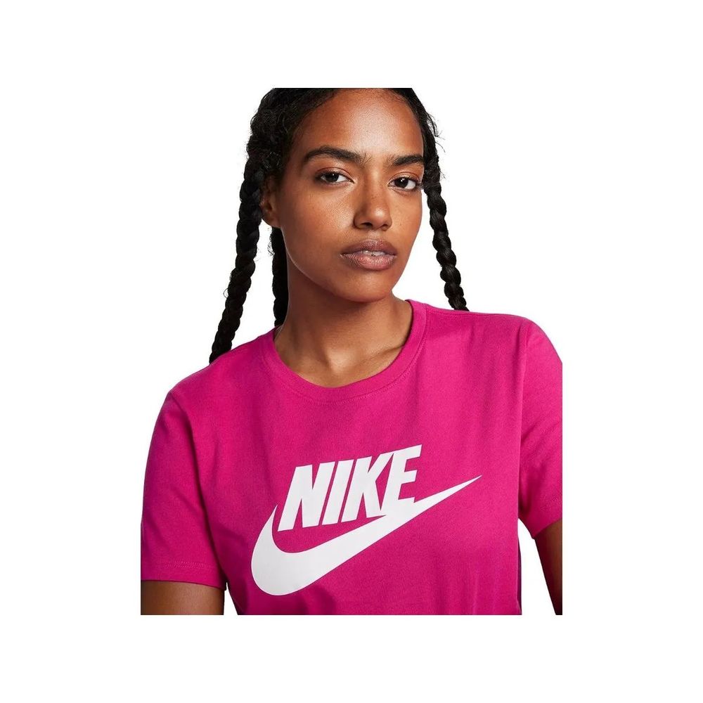 Camiseta Nike Sportswear Essentials Feminina
