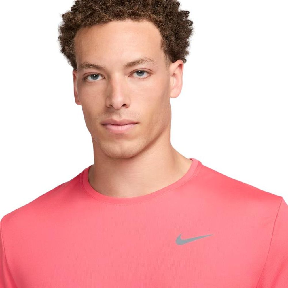 Camiseta Nike Dri-FIT UV Miler Masculina