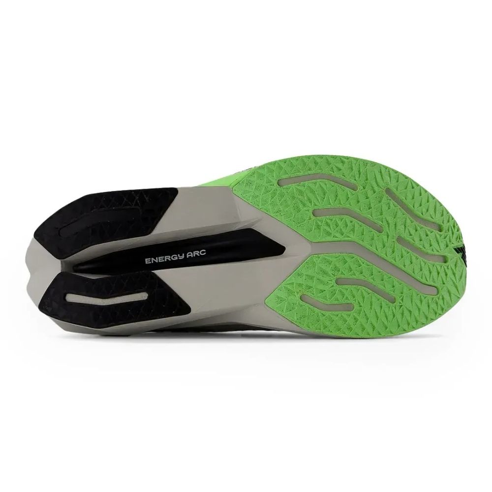 Tenis-New-Balance-FuelCell-Supercomp-Trainer-V3