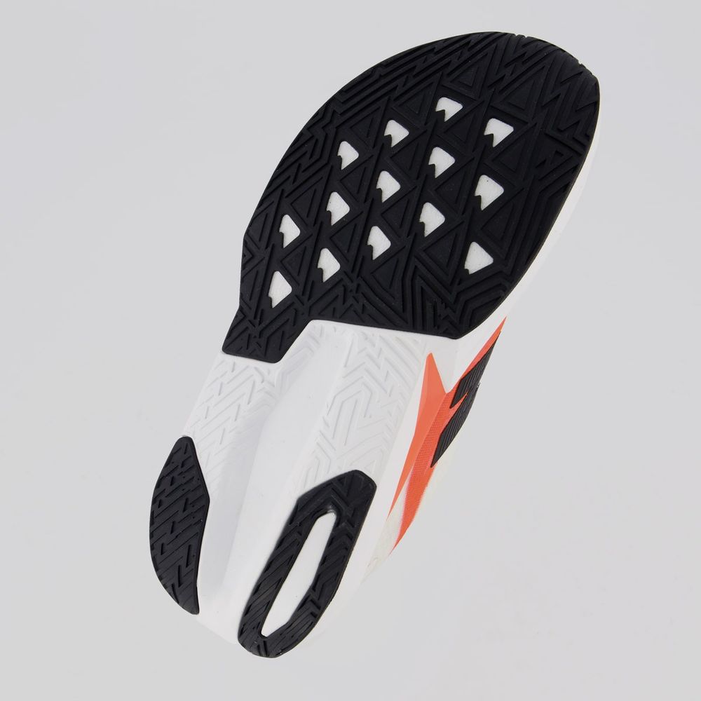 Tenis-New-Balance-FuelCell-Rebel-v5