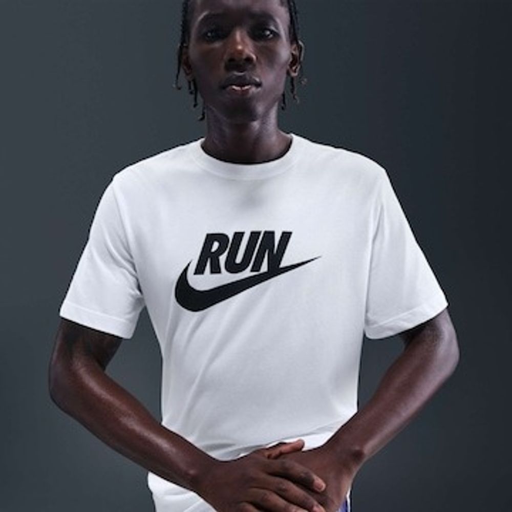 Camiseta-Nike-Dri-FIT-Run-Swoosh